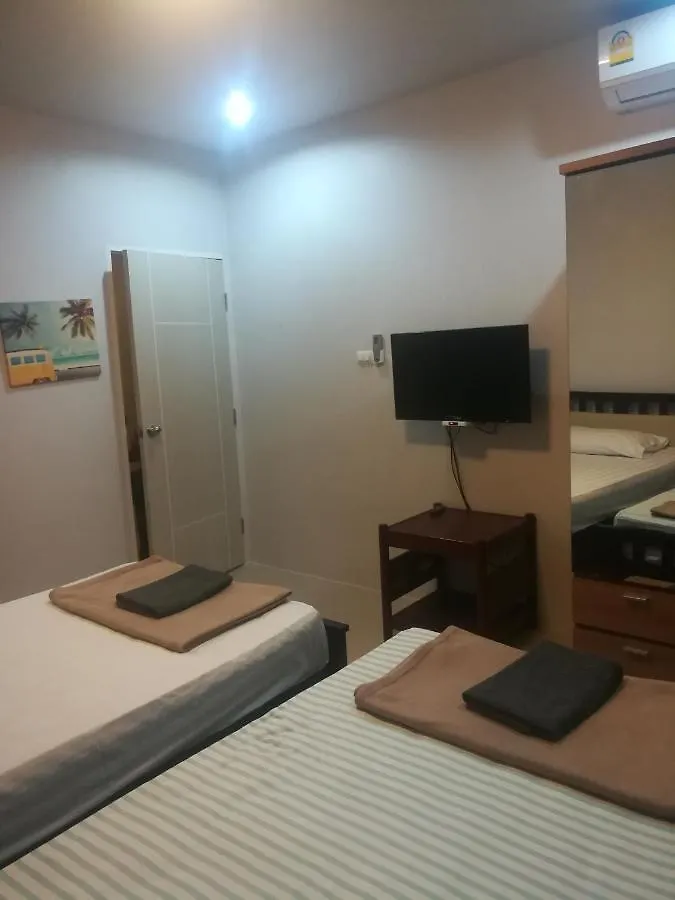 Mae Pon Hostel Καο Λακ